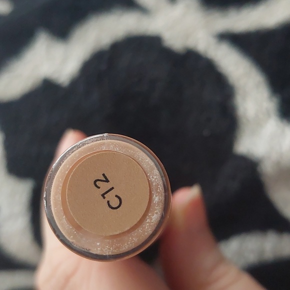 makeup revolution conceal and hydrate c12 - Picture 2 of 2